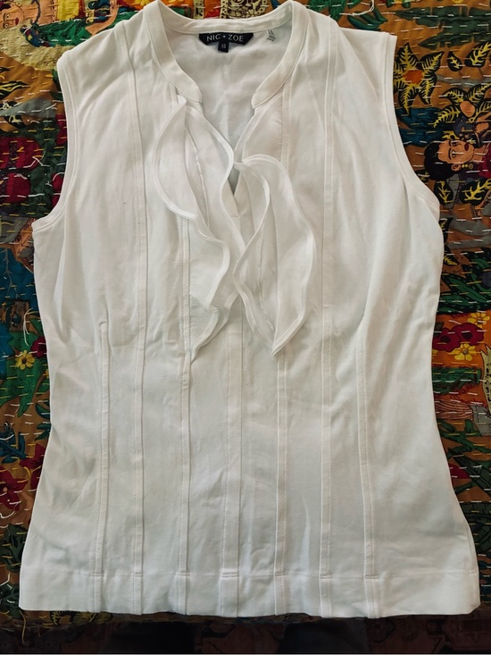 NIC+ZOE Tops - NIC+ZOE White Sleeveless Ruffle-Front Knit Top
